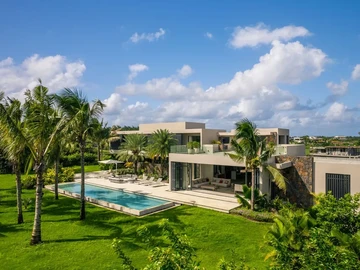 5 Bedroom Villa