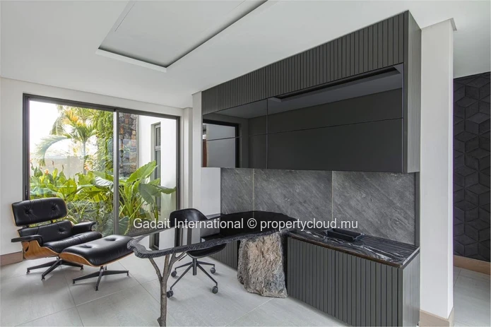 Discover this splendid luxury villa on the Anahita estate