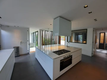 5 Bedroom Villa