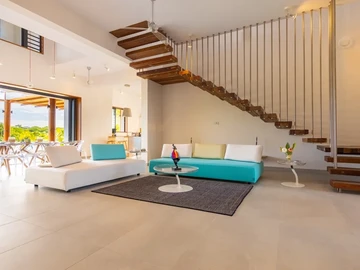 6 Bedroom Villa
