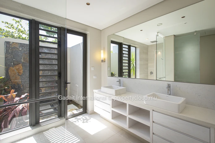 Villa contemporaine haut de gamme à Anahita, golf & spa, piscine privée, jardin tropical
