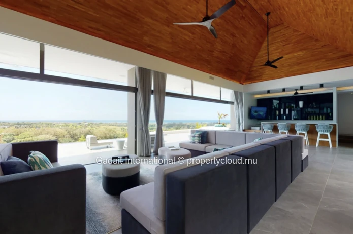 Villa de Luxe à Vendre à Bel Ombre – Vue Mer Panoramique et Accès Golf d'Exception