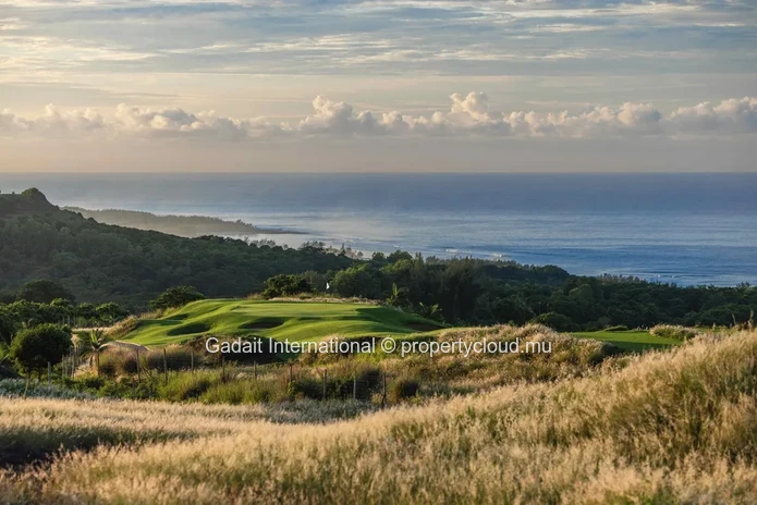 Villa de luxe 4 chambres à vendre avec vue sur le golf et l'océan, île Maurice