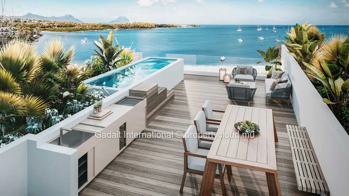 Luxurious flat with garden and terrace for sale near dream beaches