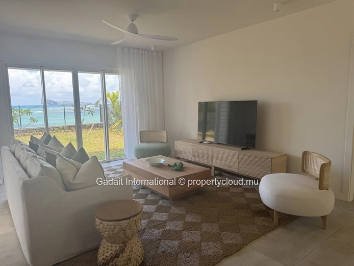 Villa pieds dans l'eau à louer – Pointe d'Azur, vue panoramique Coin de Mire & Îles du Nord