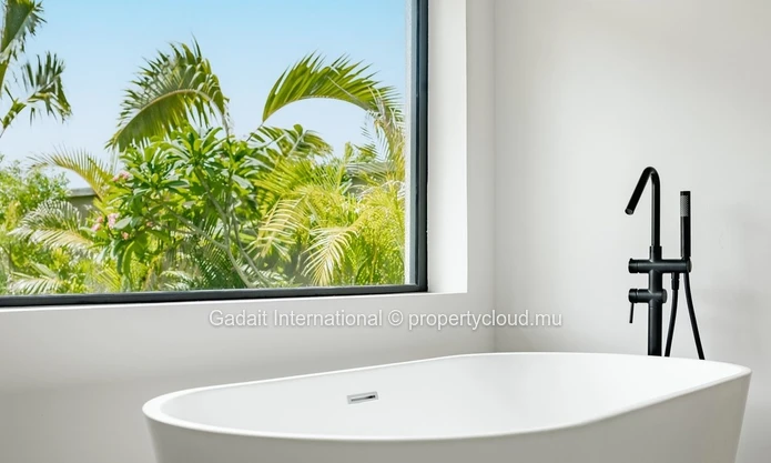 Luxury villa in gated estate with golf and beach access | Mauritius