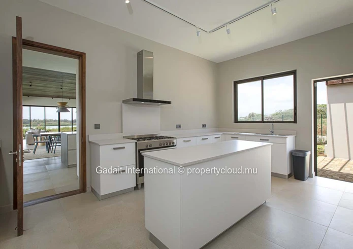 Magnificent Villa with Sea View & Private Pool | Rental in Anahita Beau Champ