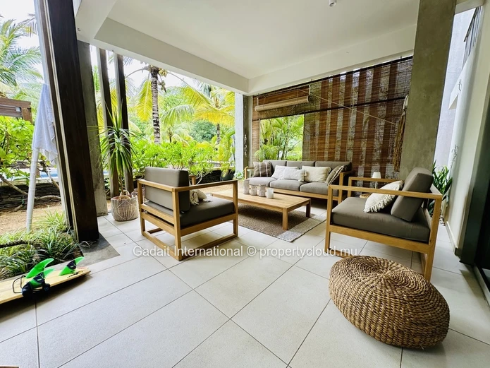 Appartement de Prestige à Montchoisy – Luxe, Sérénité et Accès Direct à la Plage