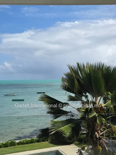 Exceptional Penthouse for Long-Term Rent in Roches Noires