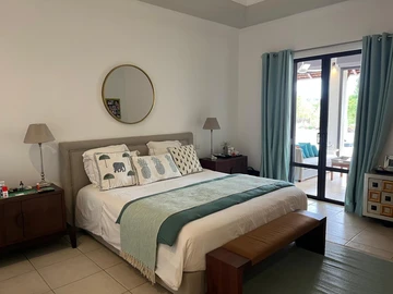 5 Bedroom Villa