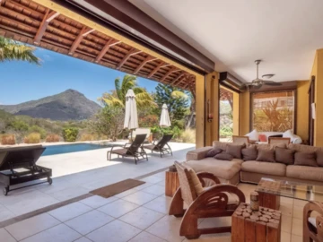 5 Bedroom Villa
