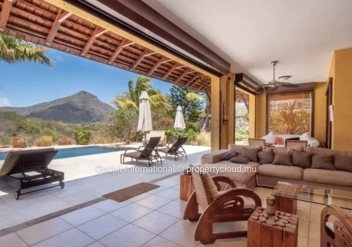 Luxury villa with 5 bedrooms and unobstructed views for sale | Tamarina Golf Resort, Mauritius