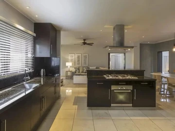 5 Bedroom Villa