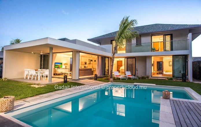 Villa with private pool and tropical garden for sale | Black River