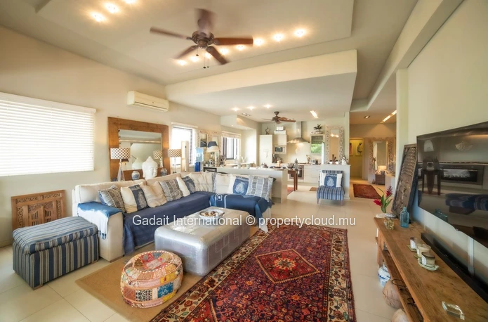 For rent magnificent 4 bedroom villa in the west coast of Tamarin