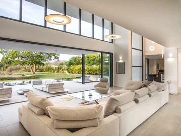 5 Bedroom Villa