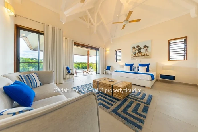 Villa de luxe avec quai privé à vendre | La Balise Marina – Rivière Noire