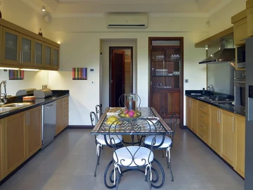5 Bedroom Villa