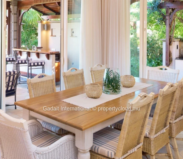 Villa meublée avec vue collines et mer à vendre | Heritage Valriche – Bel Ombre