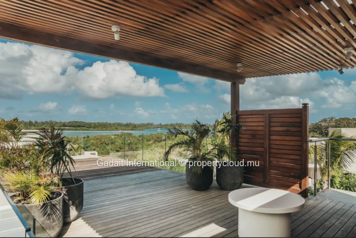 Villa Sunrise : 4 bedroom villa for rent with garden view | Anahita Beau Champ