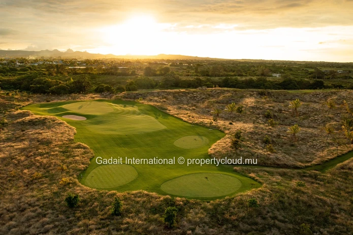 Invest in a luxury 2 bedroom villa with golf view in Azuri, Mauritius