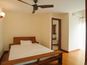 5 Bedroom Villa