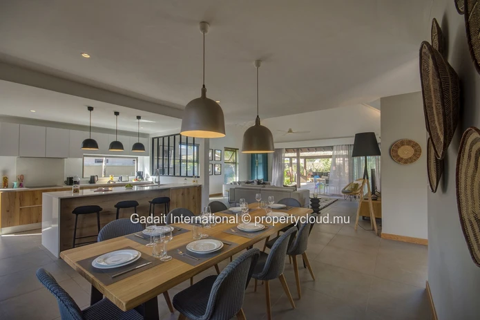 Appartement avec 3 chambres, jardin privé et terrasse spacieuse à Grand Gaube, l'Île Maurice
