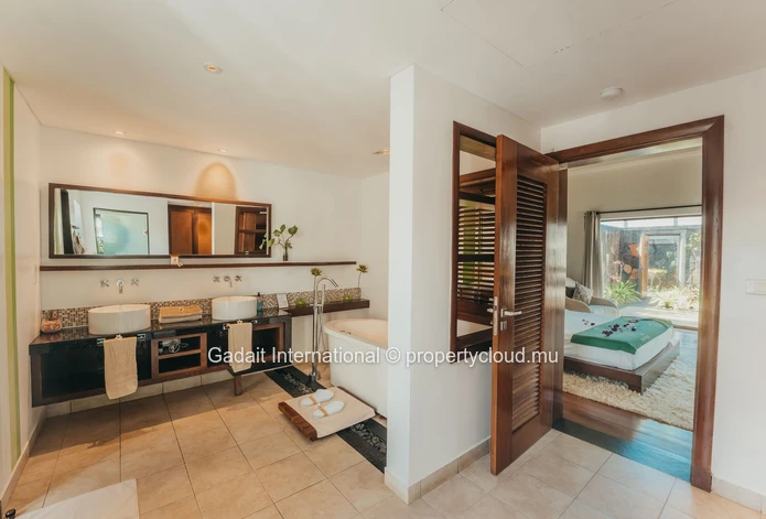 Belle Rivière Villa : 4 bedrooms with pool and sea view, Mauritius