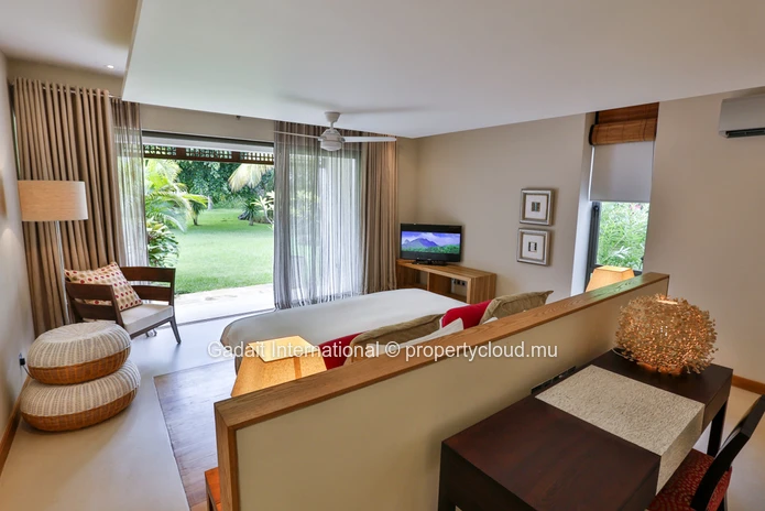Villa contemporaine avec piscine et jardin tropical à vendre | Anahita Golf & Spa Resort Beau Champ