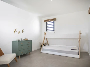 5 Bedroom Villa