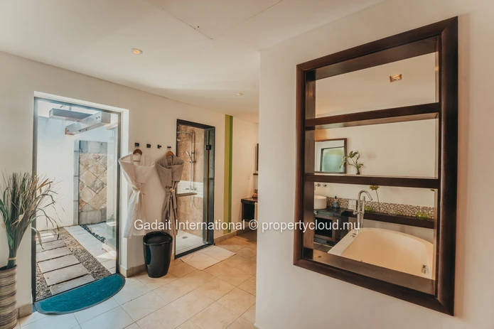Belle Rivière Villa : 4 bedrooms with pool and sea view, Mauritius