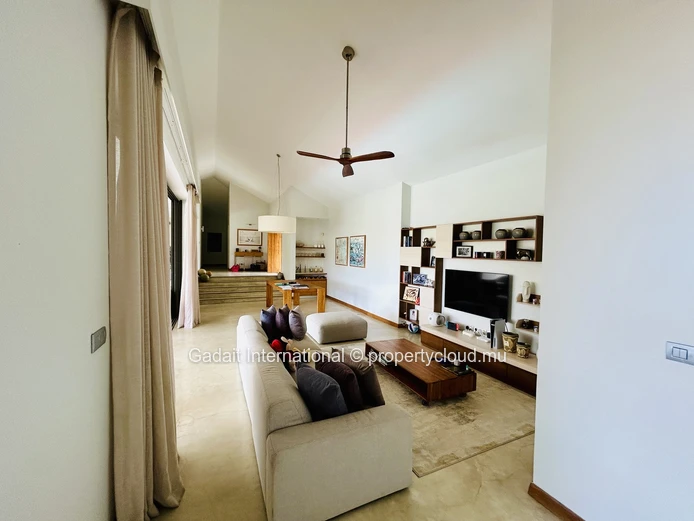 Contemporary Villa with Sea and Mountain Views – Mont Piton, Mauritius