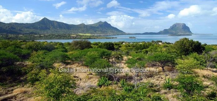 Luxury sea-view villas for sale in Mauritius