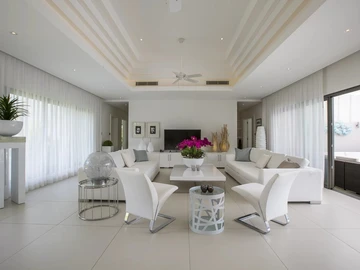 4 Bedroom Villa