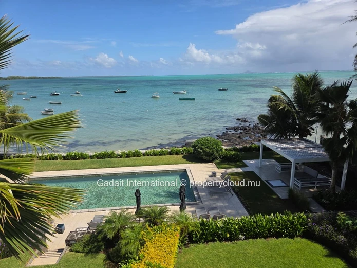 Exceptional Penthouse for Long-Term Rent in Roches Noires
