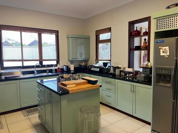 5 Bedroom Villa