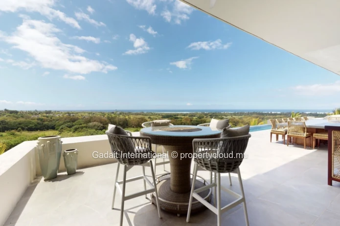 Villa de Luxe à Vendre à Bel Ombre – Vue Mer Panoramique et Accès Golf d'Exception