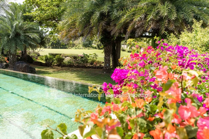 Une villa d'exception en première ligne de golf, au cœur du prestigieux domaine Anahita