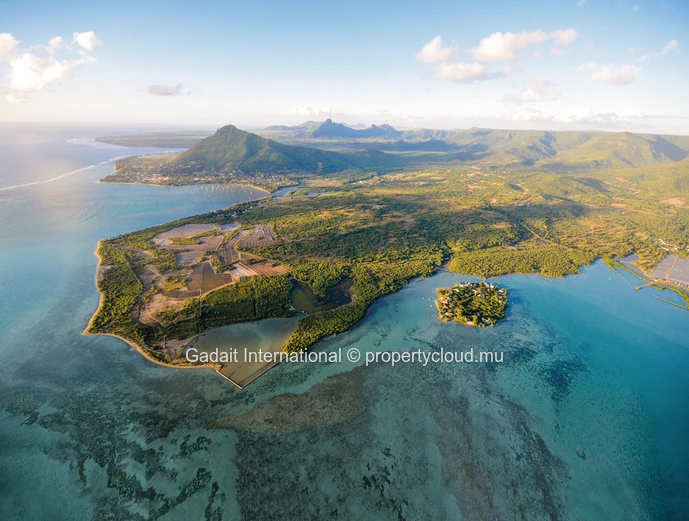 Luxurious, eco-friendly villas with tropical gardens in Black River, Mauritius