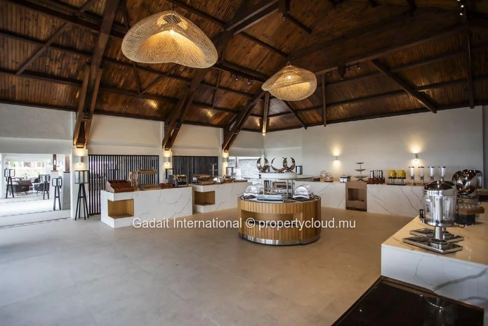 Propriété Pieds dans l'Eau, Luxe Contemporain au Nord de l'Île Maurice