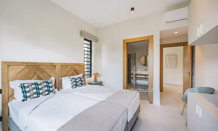 Luxury villa with mountain views, close to golf course and beaches for sale | Tamarin, Mauritius