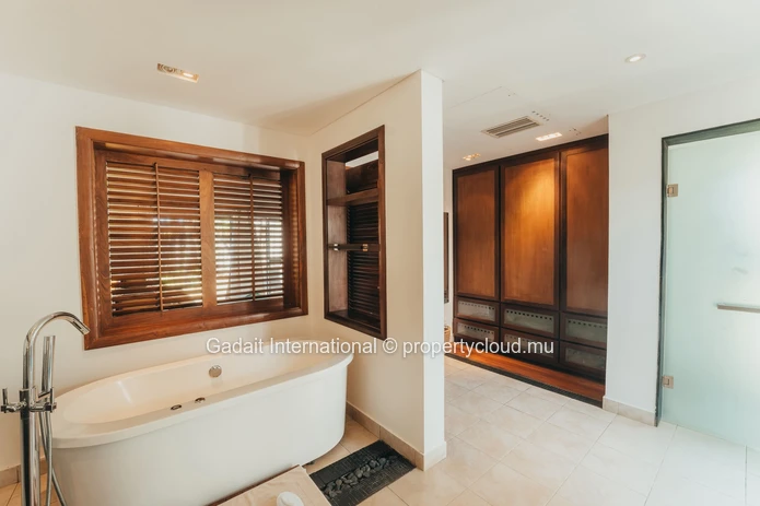 Belle Rivière Villa : 4 bedrooms with pool and sea view, Mauritius