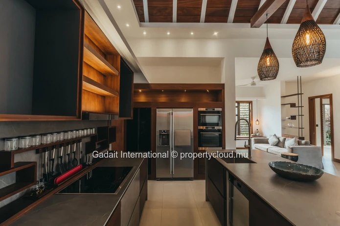 Luxury 4-Bedroom Villa in Grand Baie – Spectacular Volumes and Tropical Lifestyle in Mauritius
