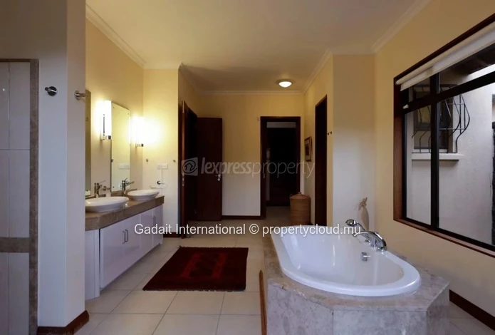 Maison d'Exception sur le Golf en Vente