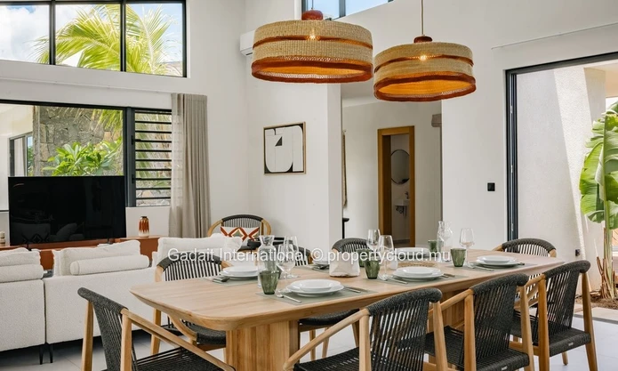 Luxury villa with mountain views, close to golf course and beaches for sale | Tamarin, Mauritius