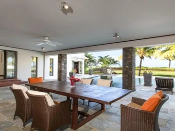 5 Bedroom Villa