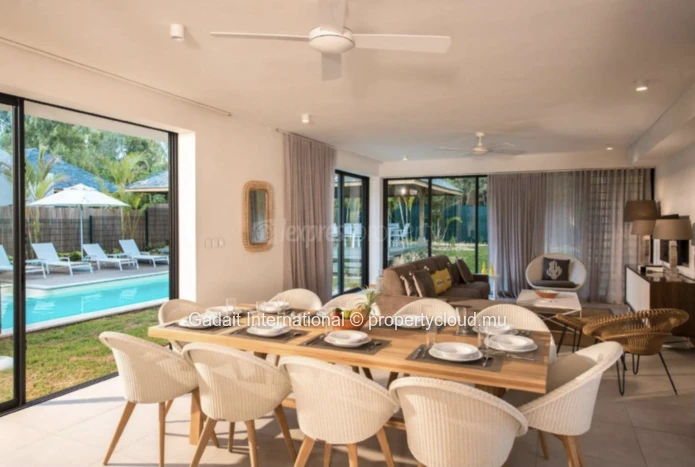 Villa Tropicale Élégante à Marguery | 3 Chambres avec Piscine Privée & Vue Montagne
