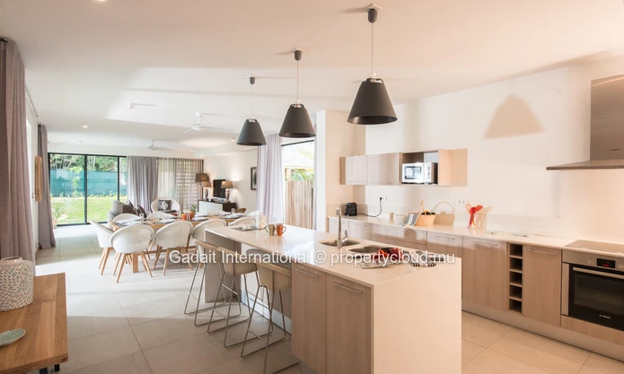 Villa de 4 chambres avec Services sur-mesure à vendre à Rivière Noire