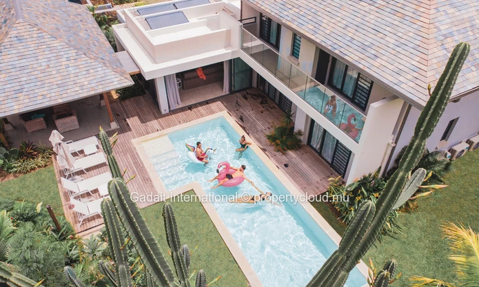 Villa de 4 chambres avec Services sur-mesure à vendre à Rivière Noire