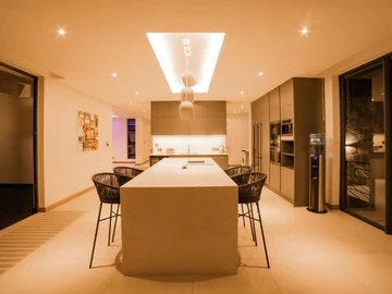 5 Bedroom Villa